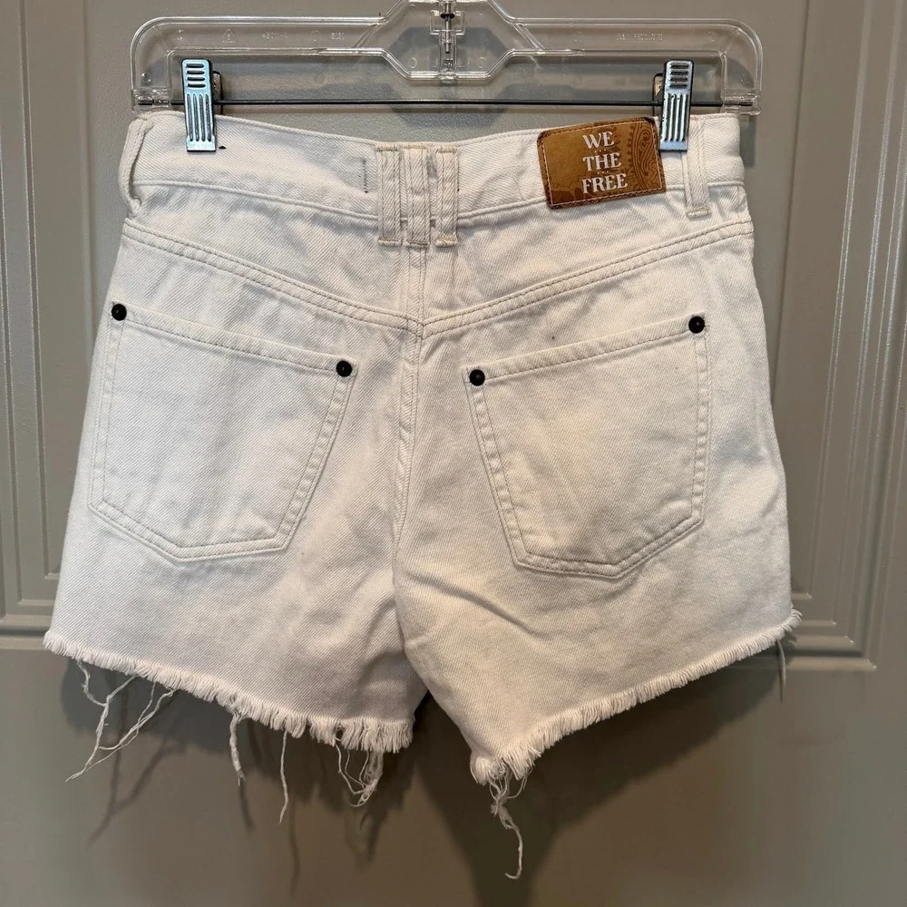 Free People We The‎ Free Ivy Mid Rise Short White Size 24